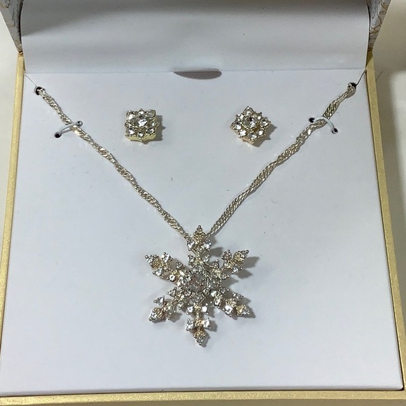 NWT- Charter Club - Necklace Set - Picture 2 of 4